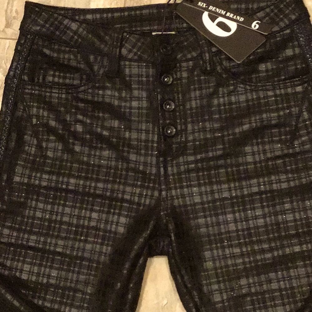 MID-RISE LIGHTWEIGHT BLACK PLAID JEANS - Picture 15 of 16